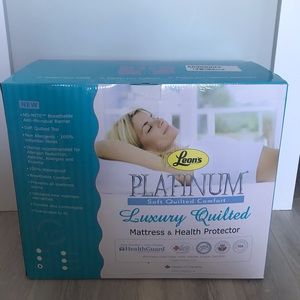 Leon’s mattress protector new in box